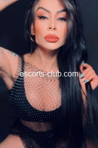 Escort Larissa