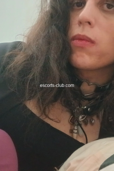 Adeline nina  famme trans escorte girl pour vous les hommes 