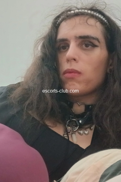 Adeline nina  famme trans escorte girl pour vous les hommes 