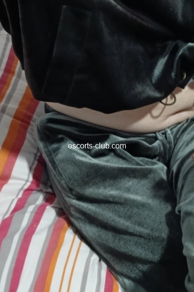 Adeline nina  famme trans escorte girl pour vous les hommes de Rennes  Bret