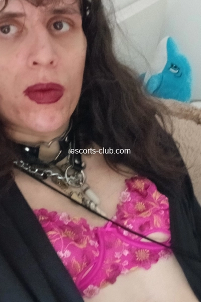 Adeline nina  famme trans escorte girl pour vous les hommes de Rennes  Bret