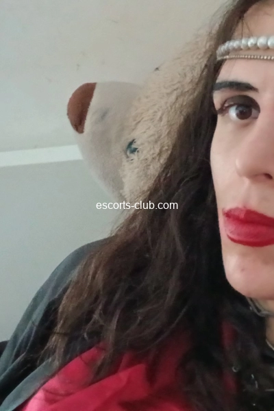 Adeline nina  famme trans escorte girl pour vous les hommes 