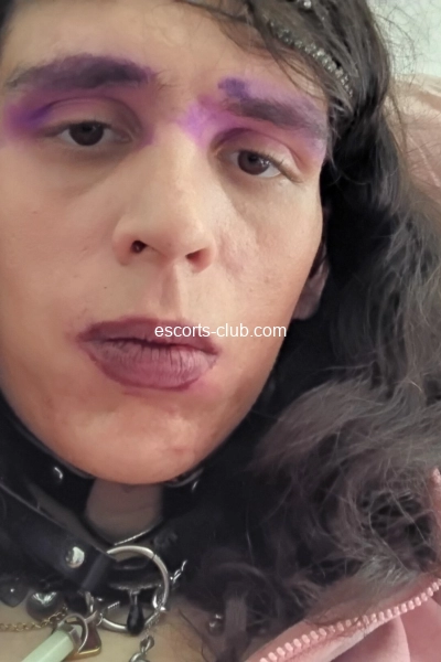 Adeline nina  famme trans escorte girl pour vous les hommes de Rennes  Bret