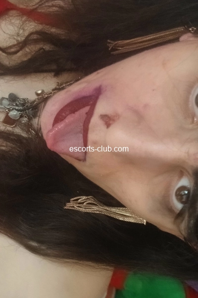 Adeline nina  famme trans escorte girl pour vous les hommes de Rennes  Bret
