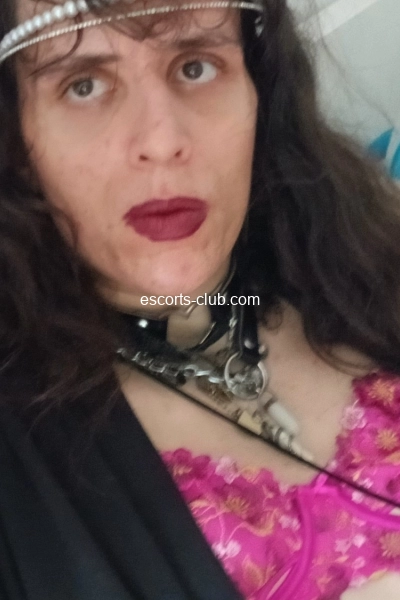 Adeline nina  famme trans escorte girl pour vous les hommes de Rennes  Bret