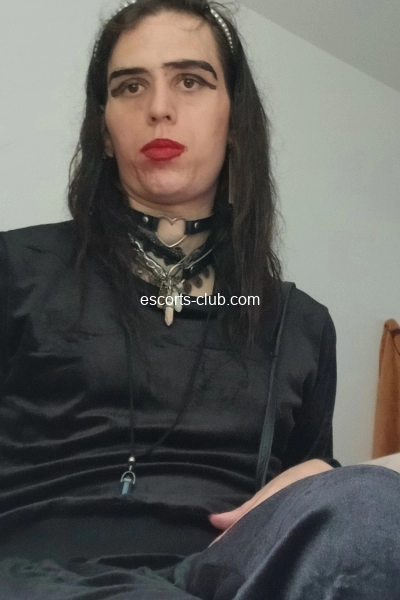 Adeline nina  famme trans escorte girl pour vous les hommes 