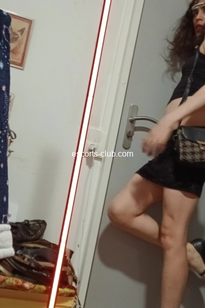 Adeline nina  famme trans escorte girl pour vous les hommes 